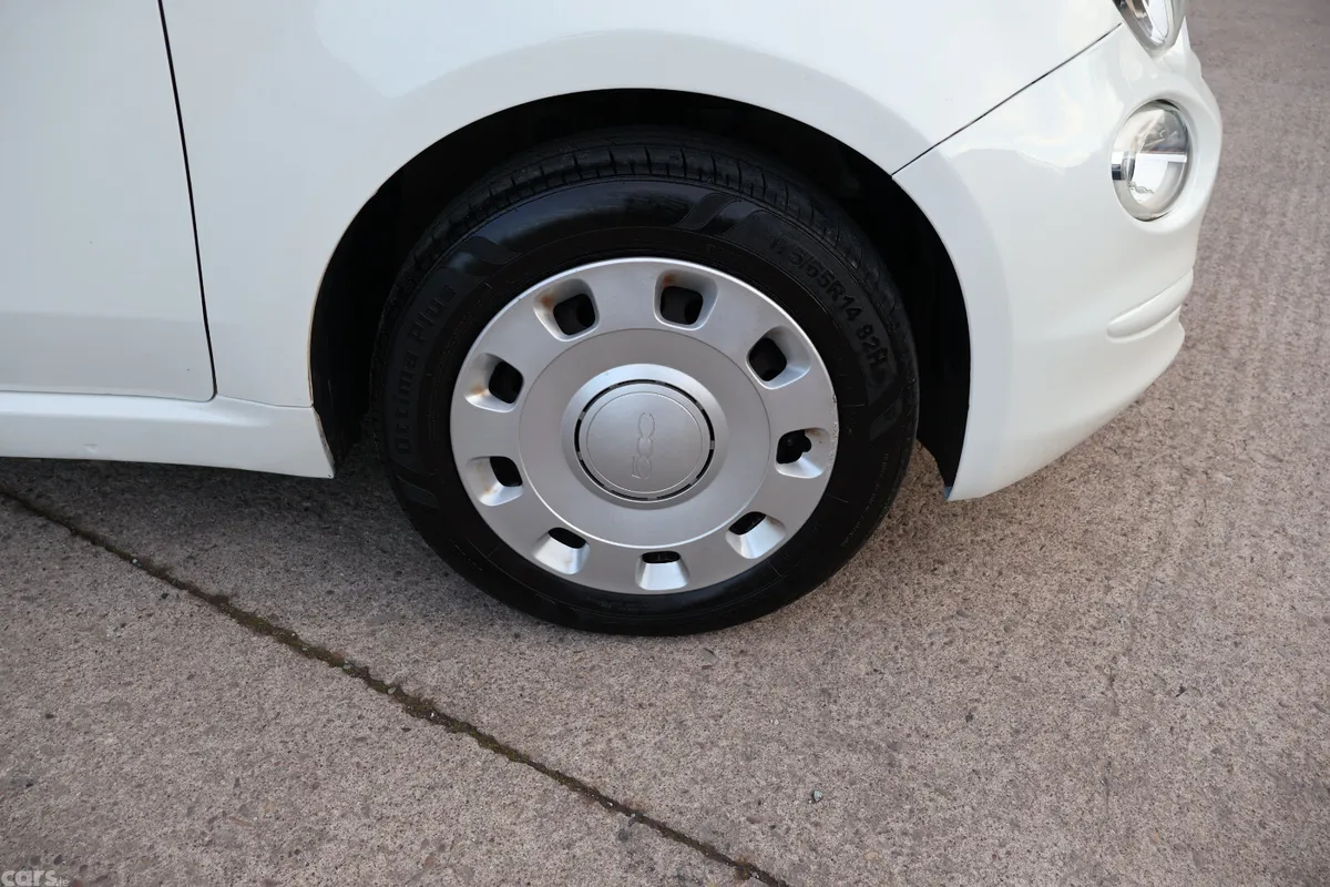 Fiat 500 Hatchback, Petrol, 2016, White