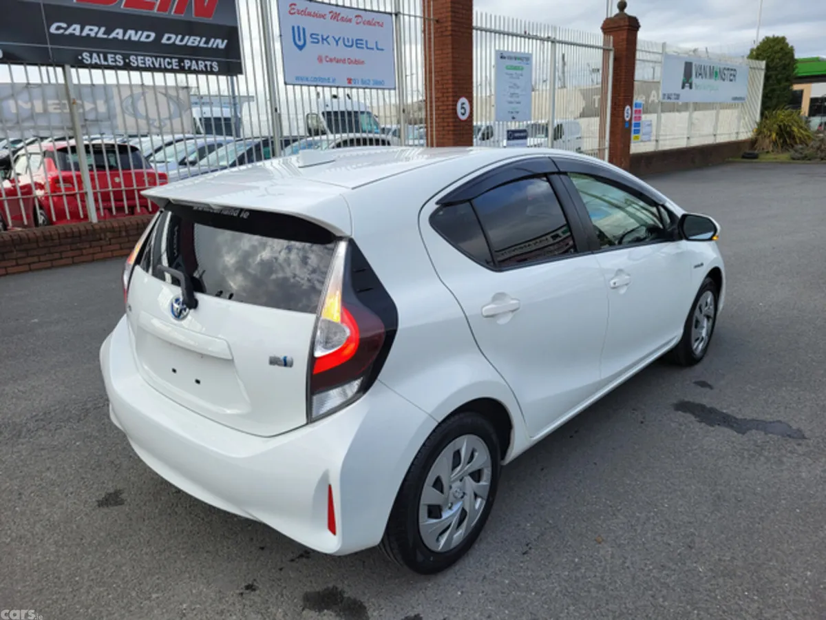 Toyota Aqua Hatchback, Petrol Hybrid, 2020, White