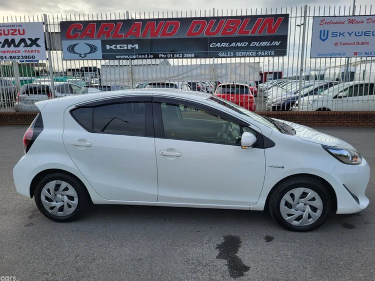Toyota Aqua Hatchback, Petrol Hybrid, 2020, White