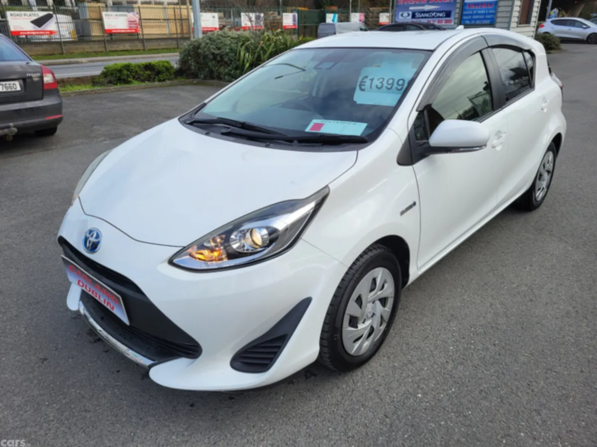 Toyota Aqua Hatchback, Petrol Hybrid, 2020, White