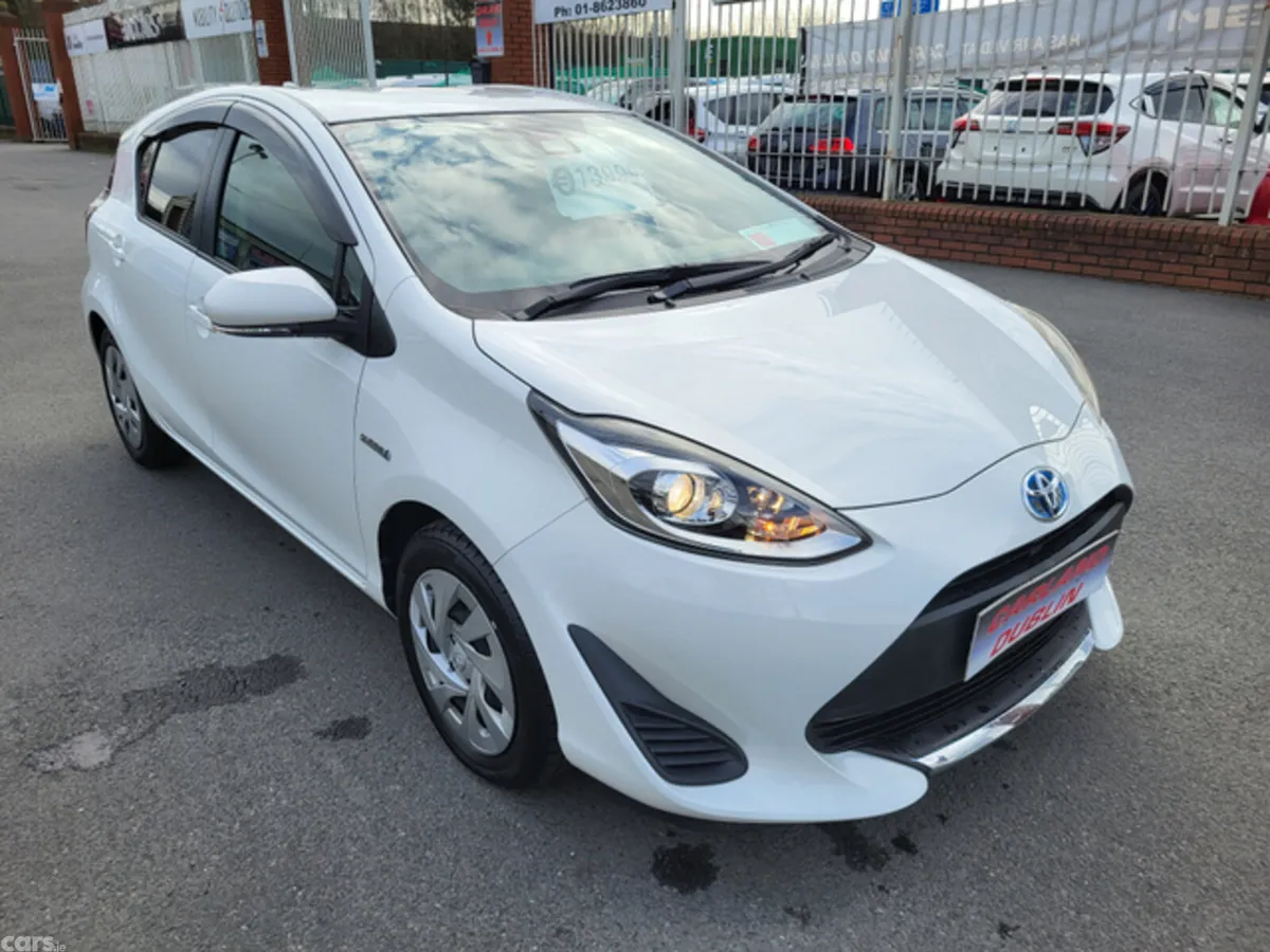 Toyota Aqua Hatchback, Petrol Hybrid, 2020, White