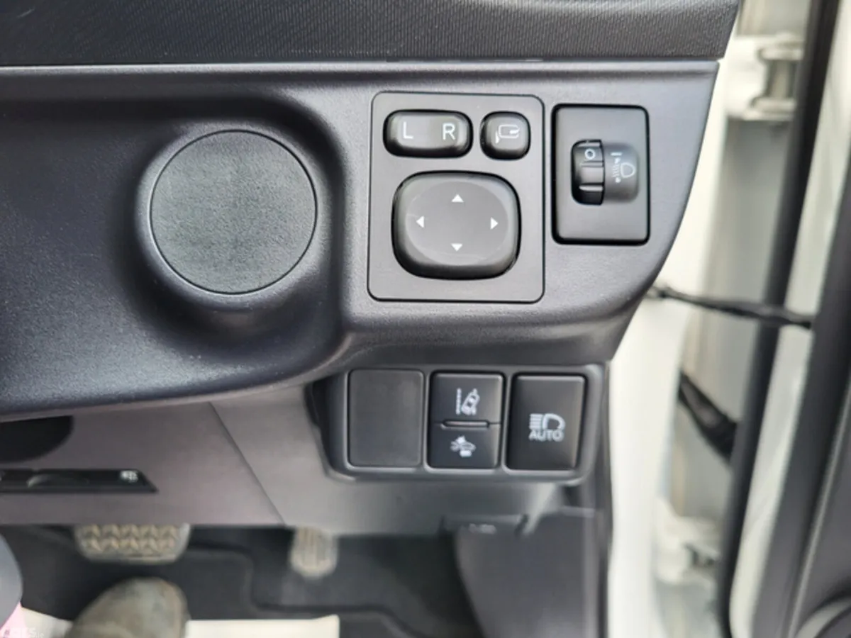 Toyota Aqua Hatchback, Petrol Hybrid, 2020, White