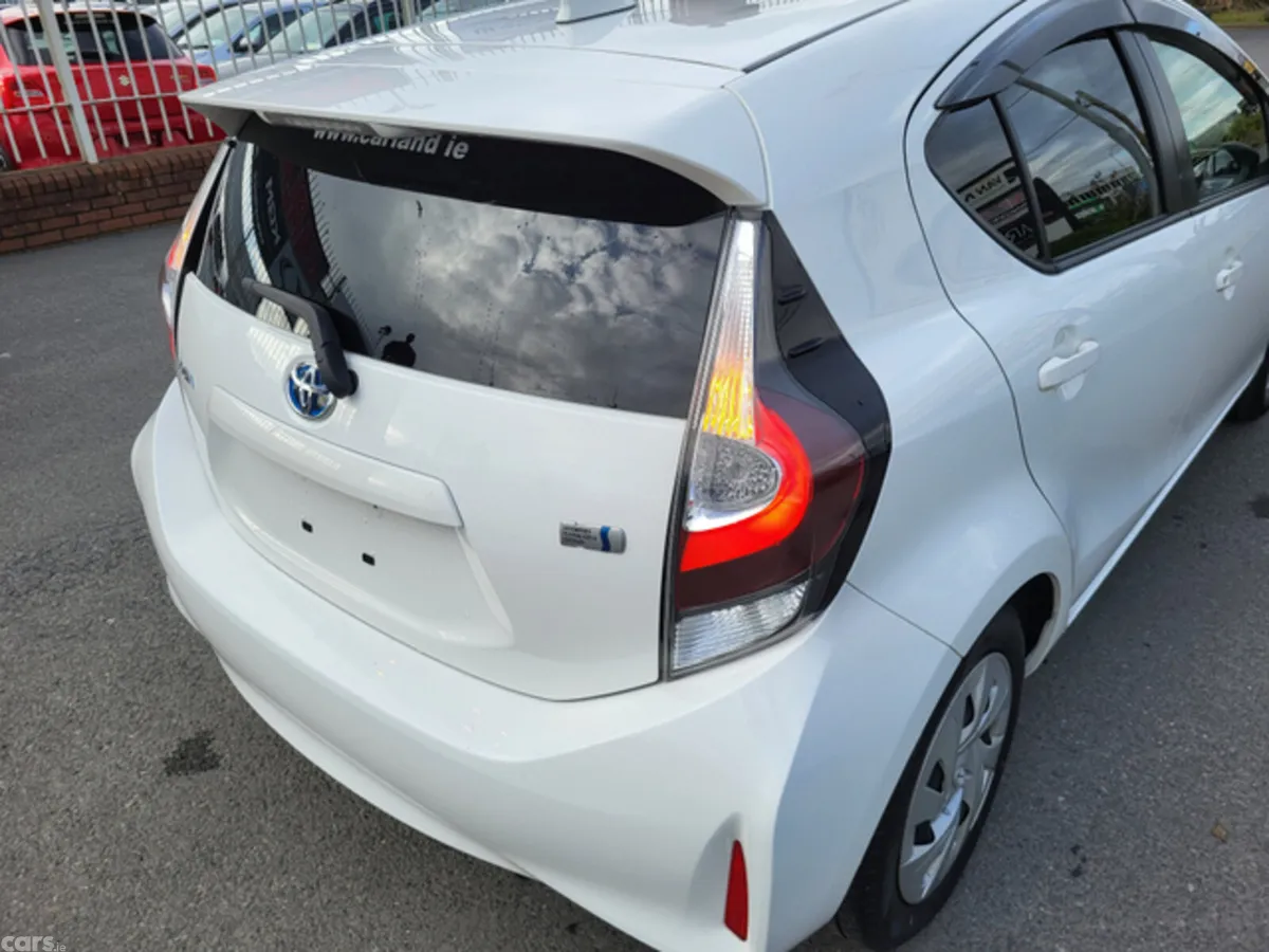 Toyota Aqua Hatchback, Petrol Hybrid, 2020, White