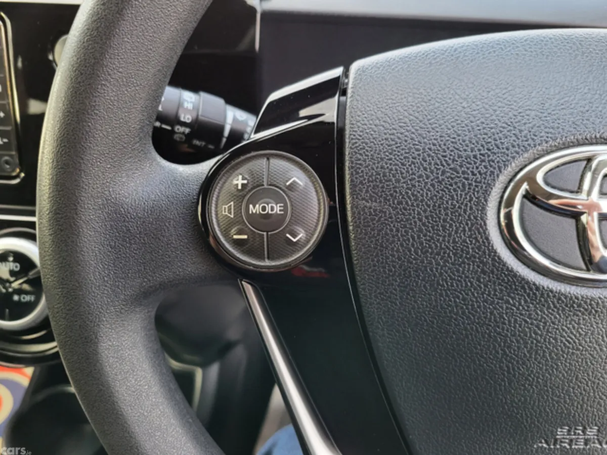 Toyota Aqua Hatchback, Petrol Hybrid, 2020, White
