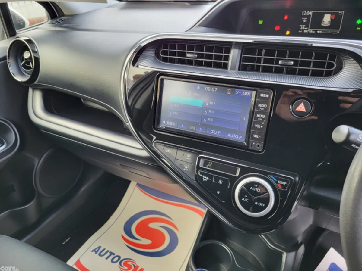 Toyota Aqua Hatchback, Petrol Hybrid, 2020, White