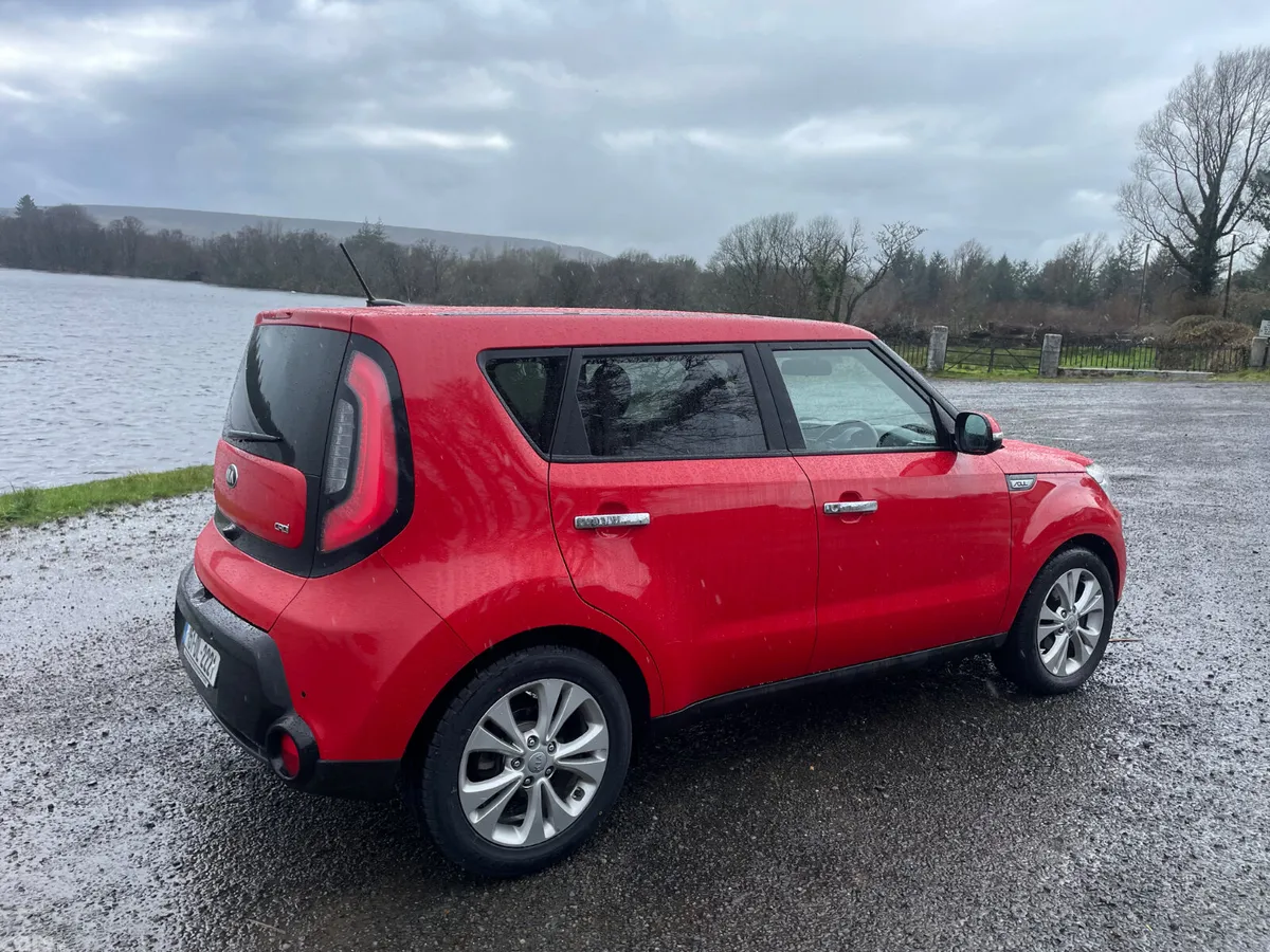 Kia Soul Hatchback, Diesel, 2015, Red