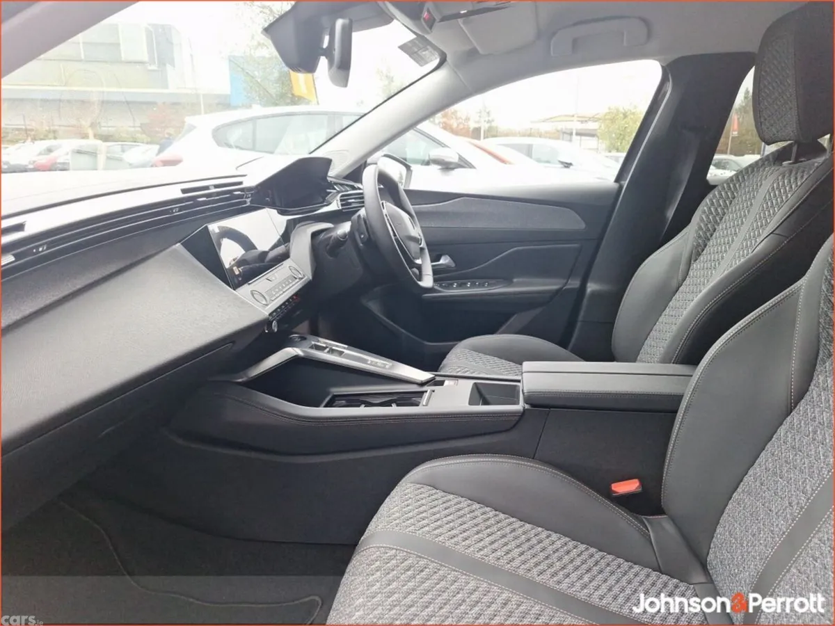 Peugeot 308 Hatchback, Petrol, 2026, Grey