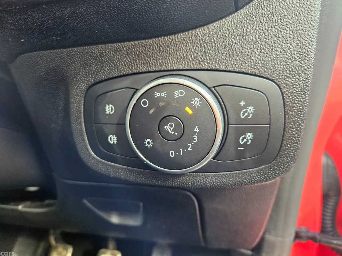 Ford Fiesta Hatchback, Petrol, 2018, Red