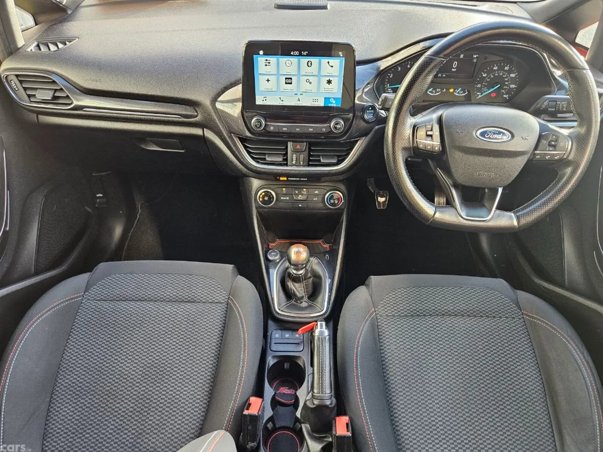 Ford Fiesta Hatchback, Petrol, 2018, Red