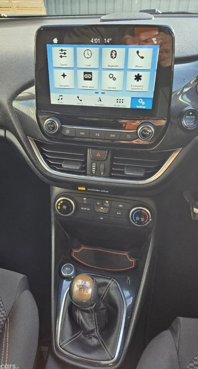 Ford Fiesta Hatchback, Petrol, 2018, Red