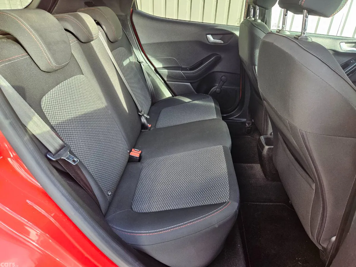 Ford Fiesta Hatchback, Petrol, 2018, Red