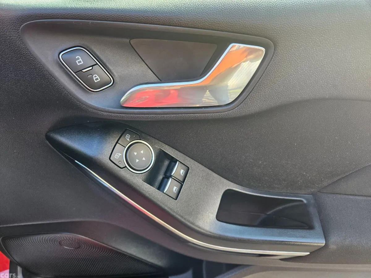 Ford Fiesta Hatchback, Petrol, 2018, Red