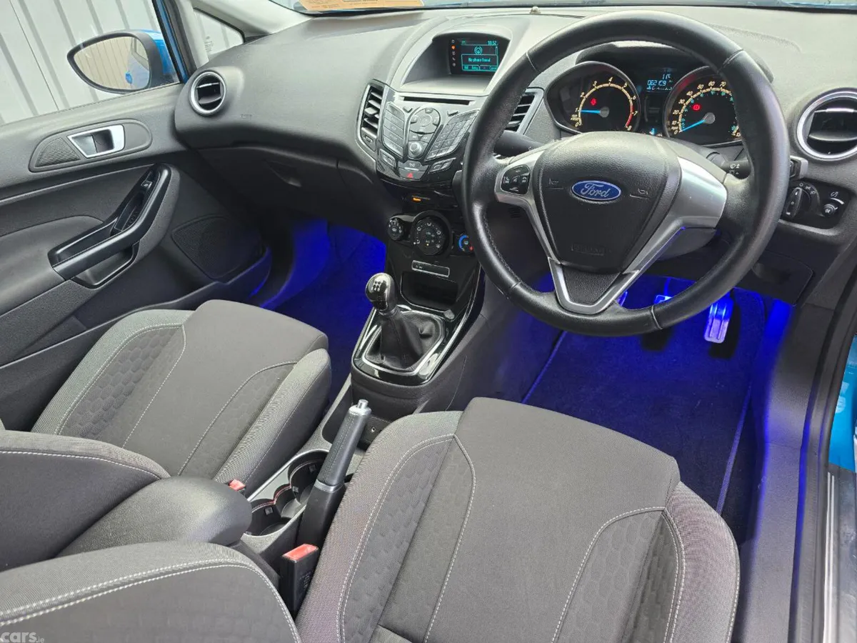 Ford Fiesta Hatchback, Petrol, 2015, Blue