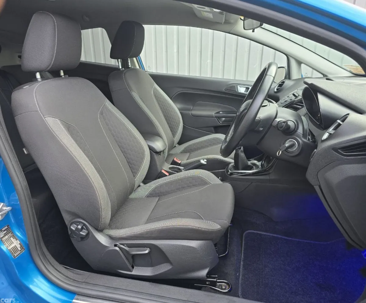 Ford Fiesta Hatchback, Petrol, 2015, Blue
