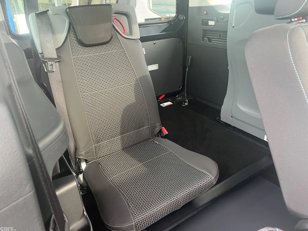Ford Tourneo Connect MPV, Diesel, 2026, Black