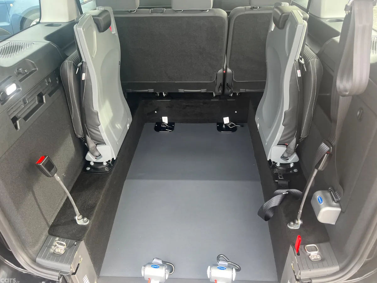 Ford Tourneo Connect MPV, Diesel, 2026, Black