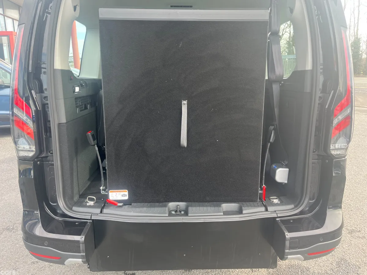 Ford Tourneo Connect MPV, Diesel, 2026, Black