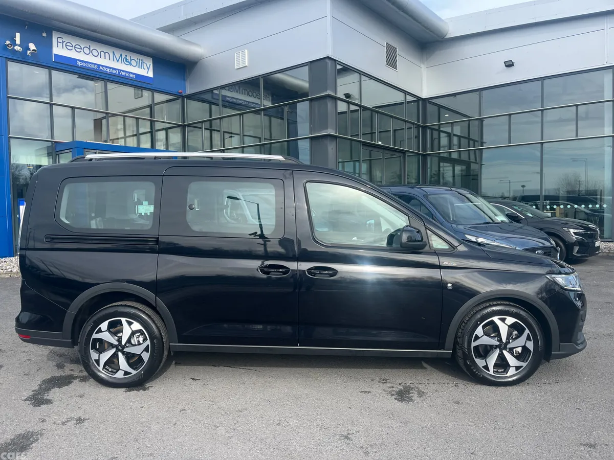 Ford Tourneo Connect MPV, Diesel, 2026, Black