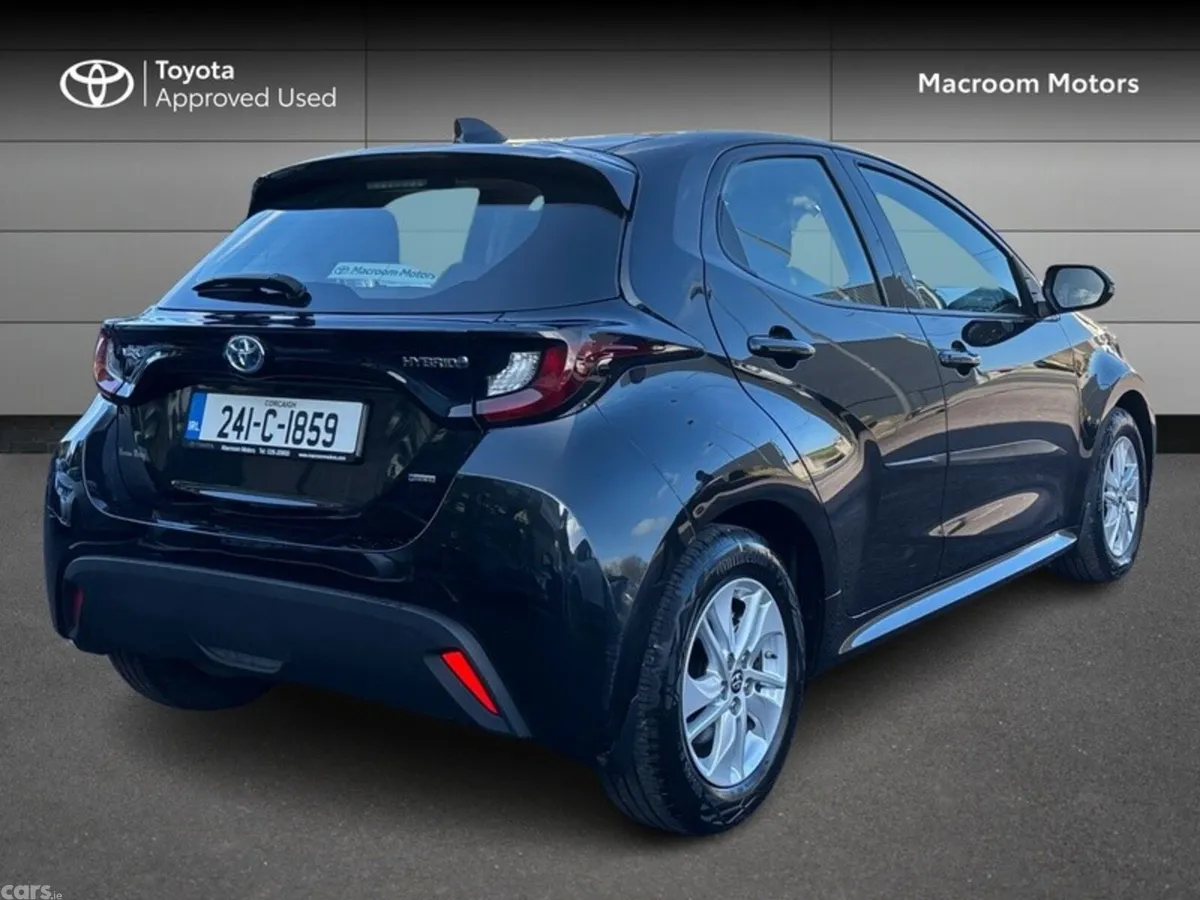 Toyota Yaris Hatchback, Petrol Hybrid, 2024, Black