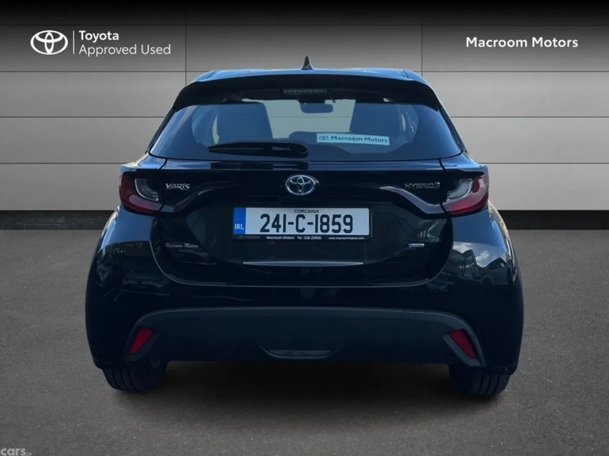 Toyota Yaris Hatchback, Petrol Hybrid, 2024, Black