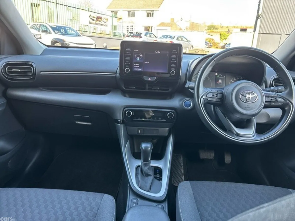 Toyota Yaris Hatchback, Petrol Hybrid, 2024, Black