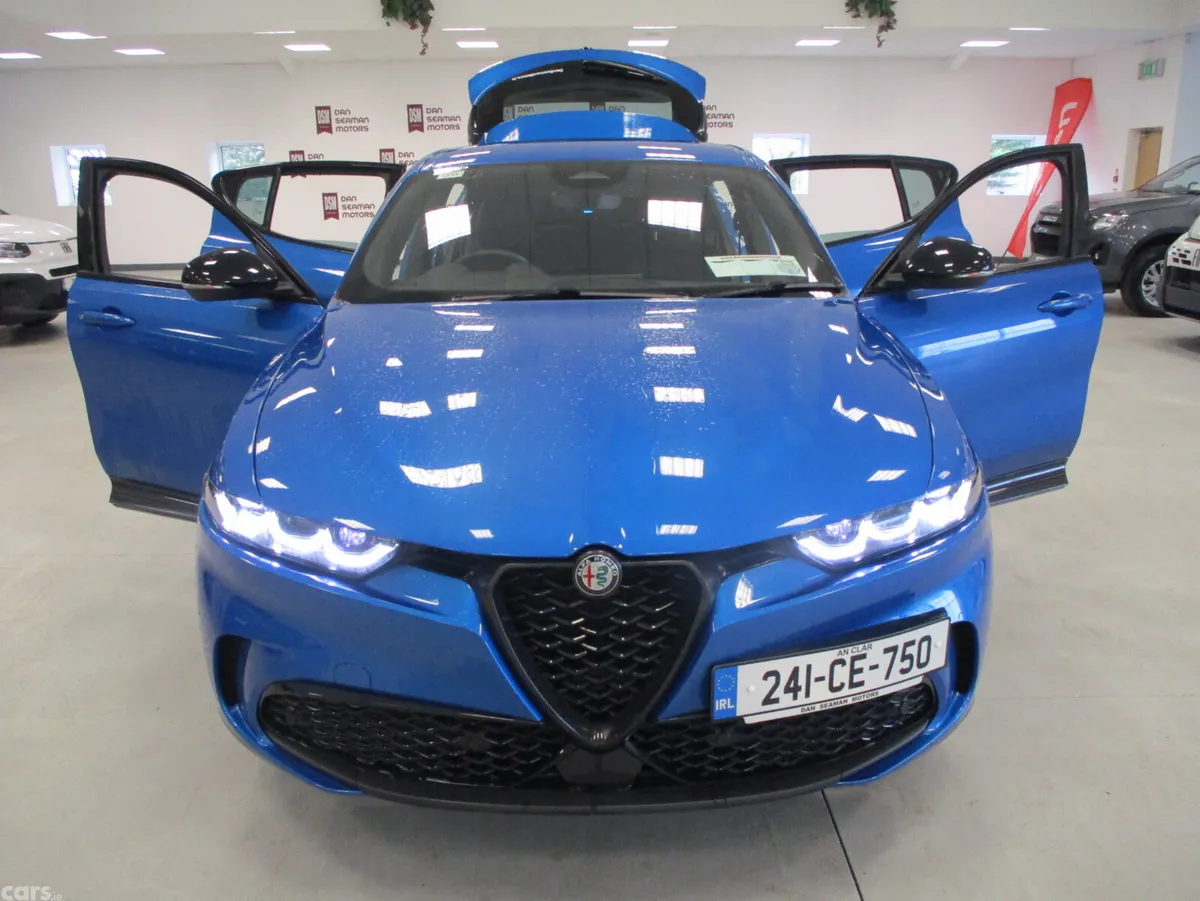 Alfa Romeo Tonale MPV, Petrol Plug-in Hybrid, 2024, Blue