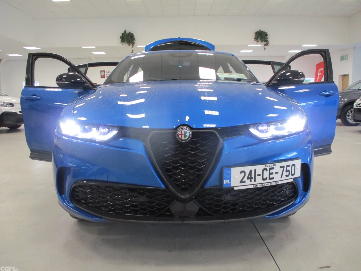 Alfa Romeo Tonale MPV, Petrol Plug-in Hybrid, 2024, Blue