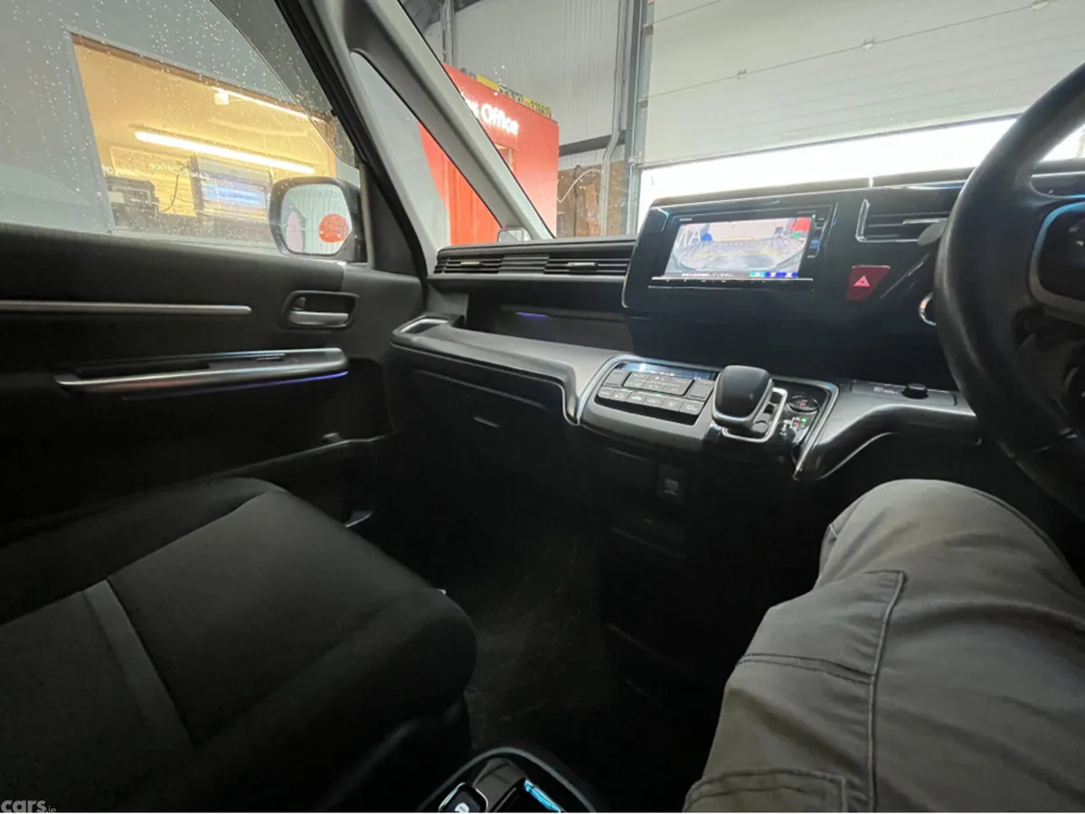 Honda Stepwagon MPV, Petrol Hybrid, 2019, Black