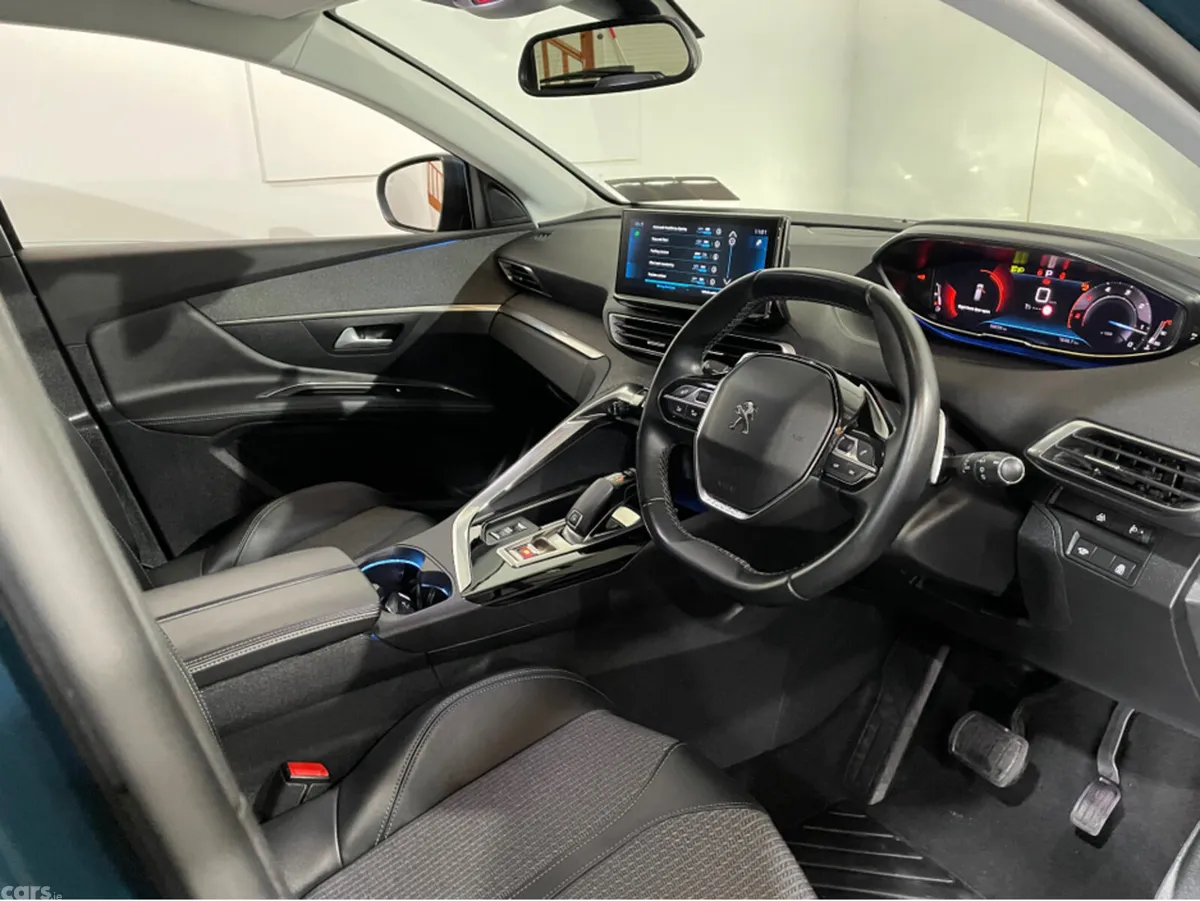 Peugeot 3008 MPV, Diesel, 2021, Blue