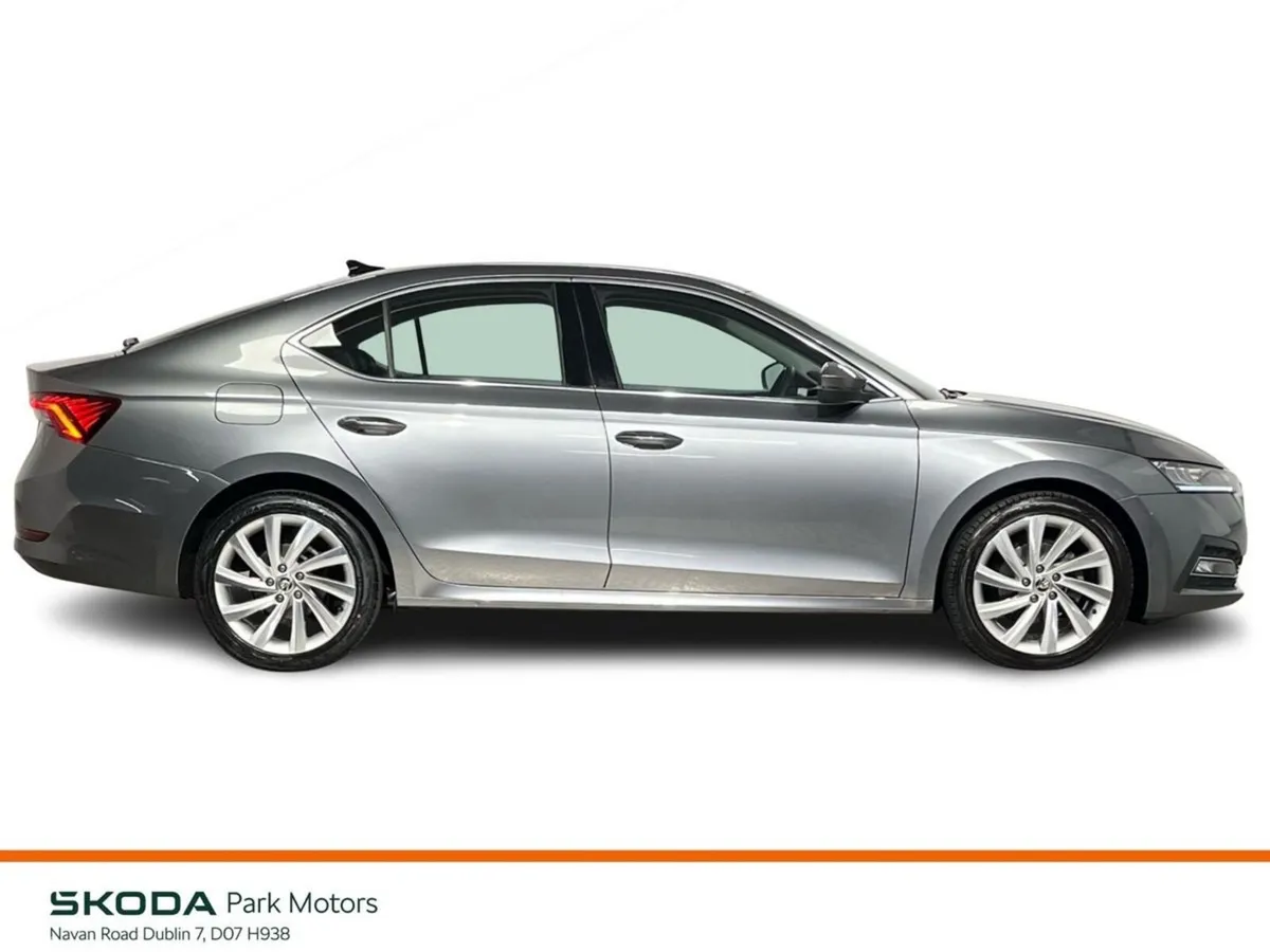 Skoda Octavia Saloon, Petrol, 2023, Grey