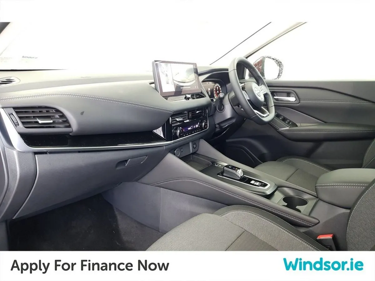Nissan Qashqai SUV, Petrol Hybrid, 2023, Red