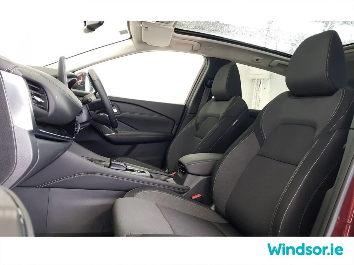 Nissan Qashqai SUV, Petrol Hybrid, 2023, Red