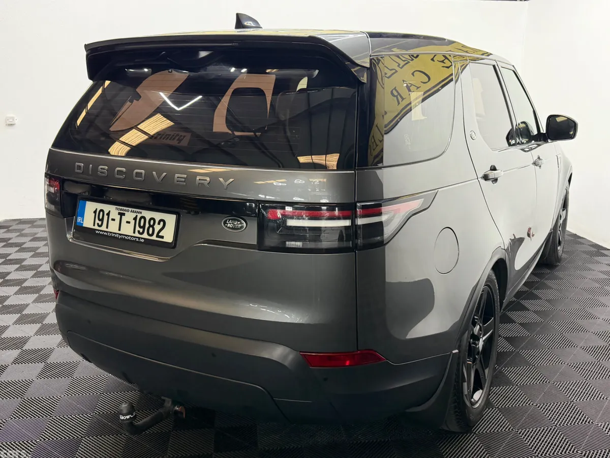 Land Rover Discovery SUV, Diesel, 2019, Grey
