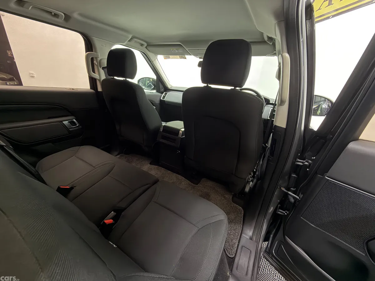 Land Rover Discovery SUV, Diesel, 2019, Grey