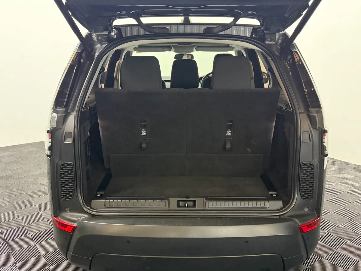 Land Rover Discovery SUV, Diesel, 2019, Grey