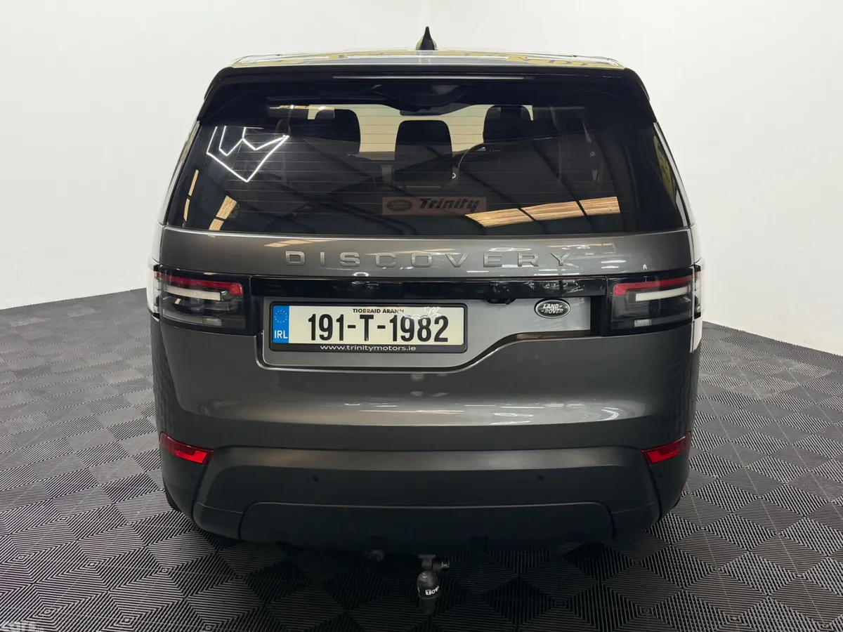 Land Rover Discovery SUV, Diesel, 2019, Grey