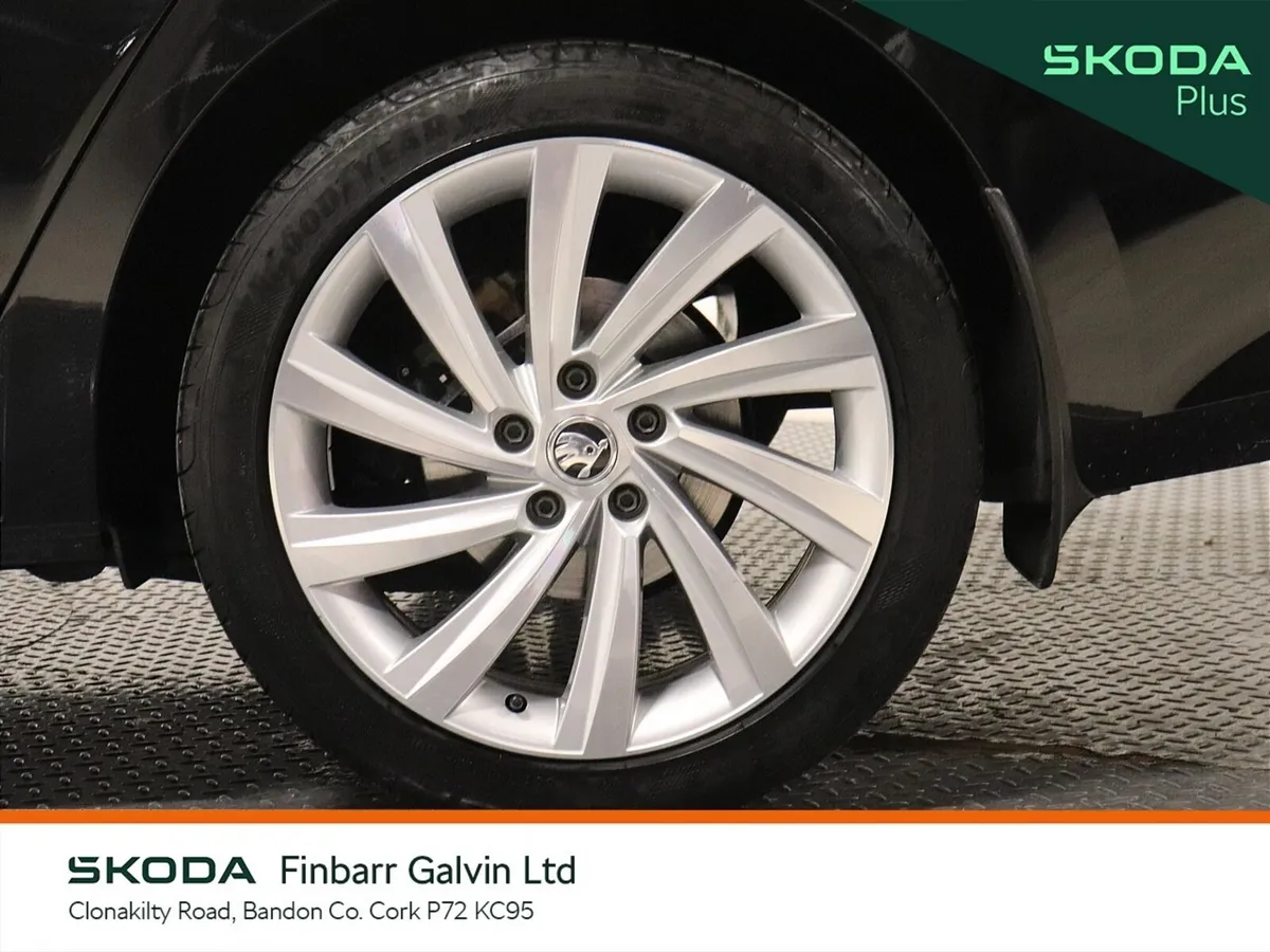 Skoda Octavia Saloon, Petrol, 2023, Black