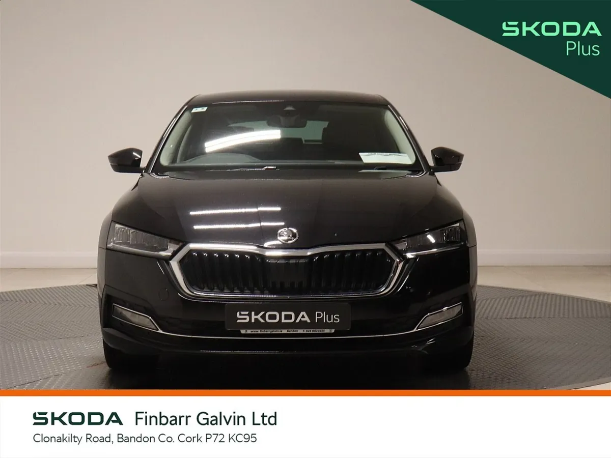 Skoda Octavia Saloon, Petrol, 2023, Black