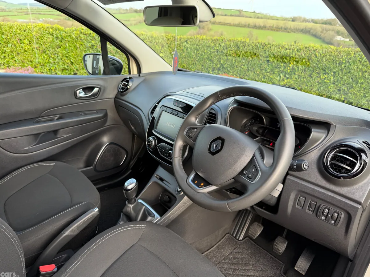 Renault Captur Hatchback, Diesel, 2019, White