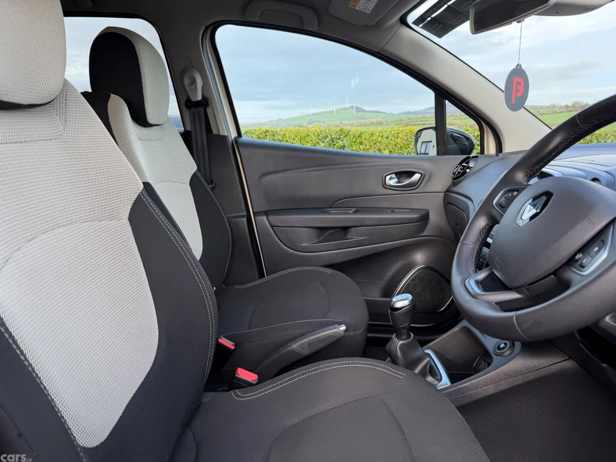 Renault Captur Hatchback, Diesel, 2019, White