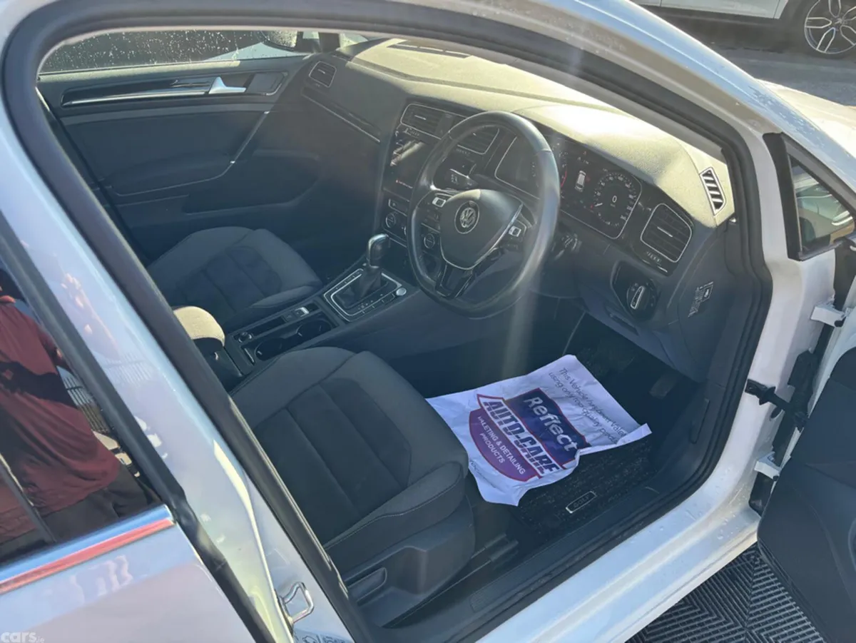 Volkswagen Golf Estate, Petrol, 2019, White