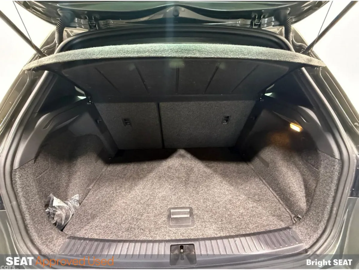 SEAT Arona Hatchback, Petrol, 2024, Green