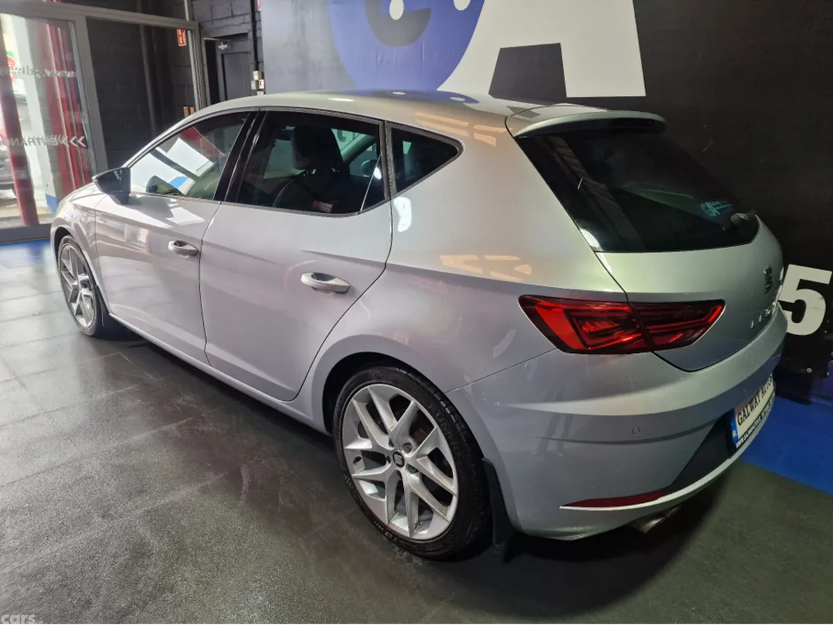 SEAT Leon Hatchback, Diesel, 2018, Silver