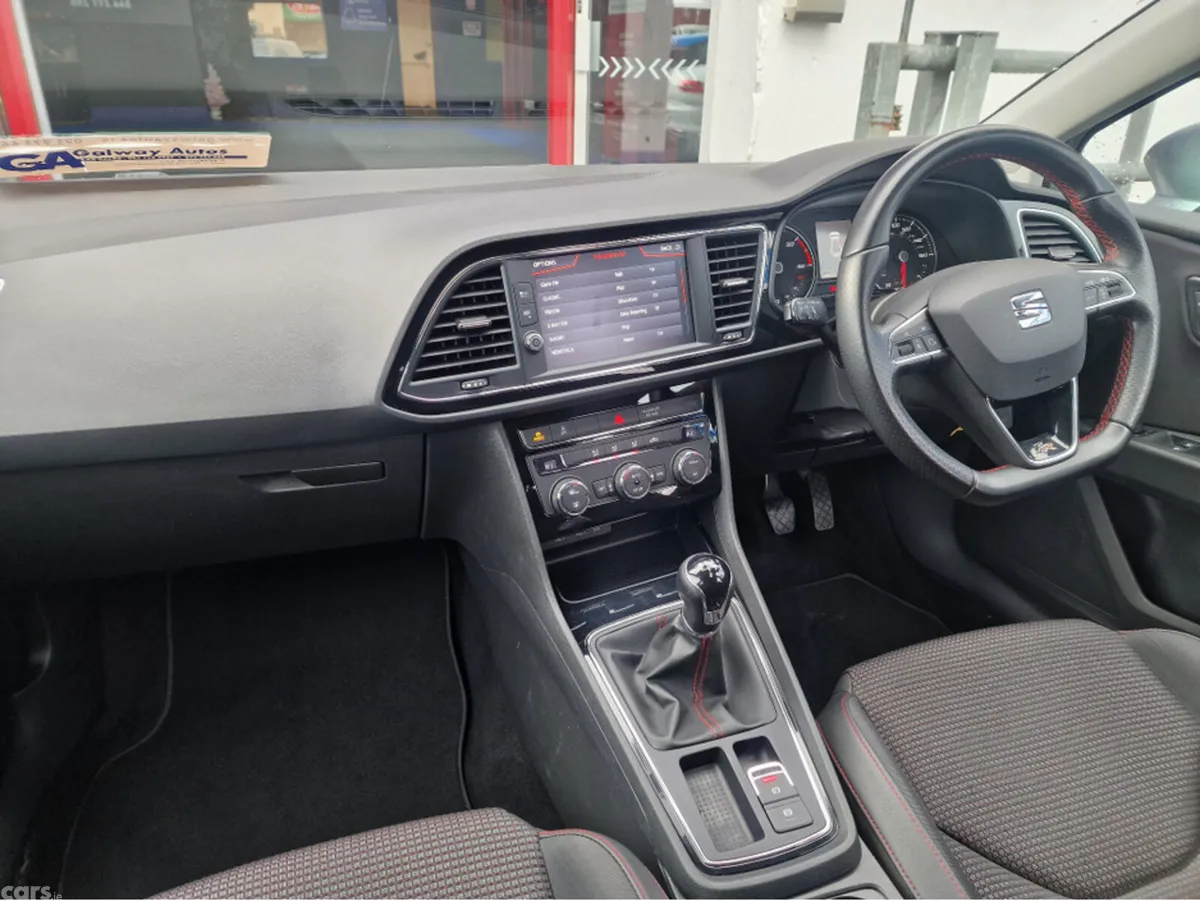 SEAT Leon Hatchback, Diesel, 2018, Silver