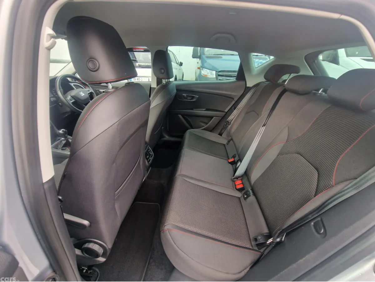 SEAT Leon Hatchback, Diesel, 2018, Silver