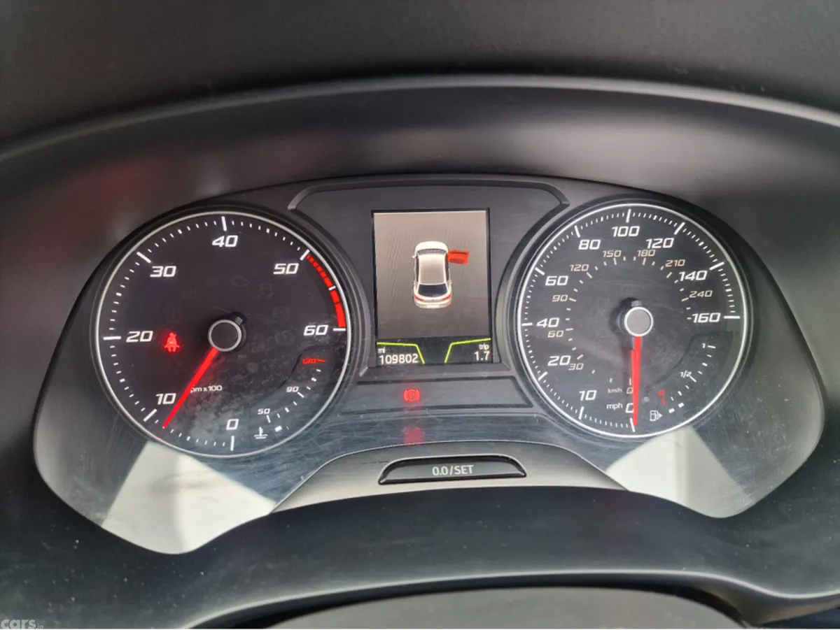 SEAT Leon Hatchback, Diesel, 2018, Silver