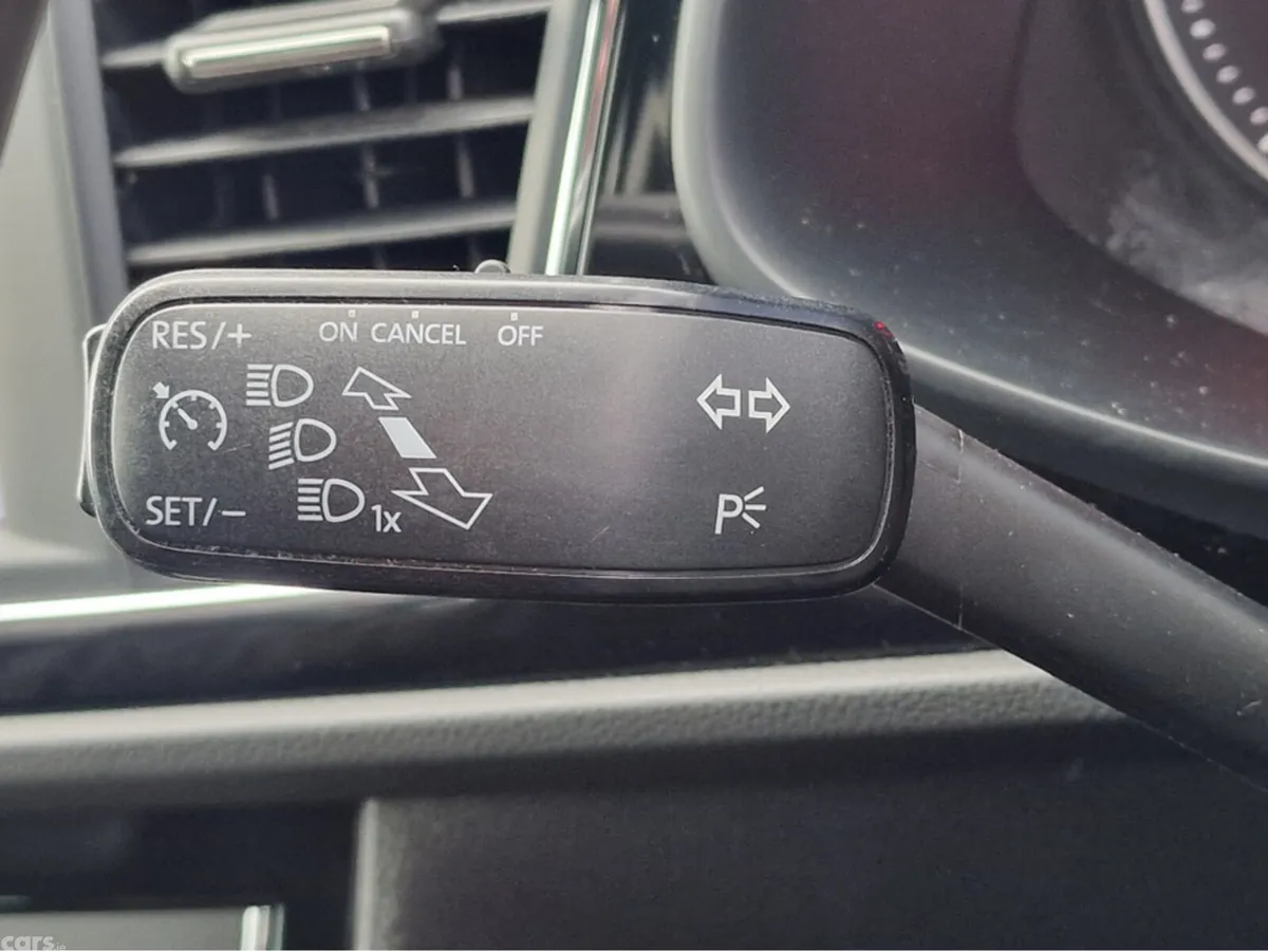 SEAT Leon Hatchback, Diesel, 2018, Silver