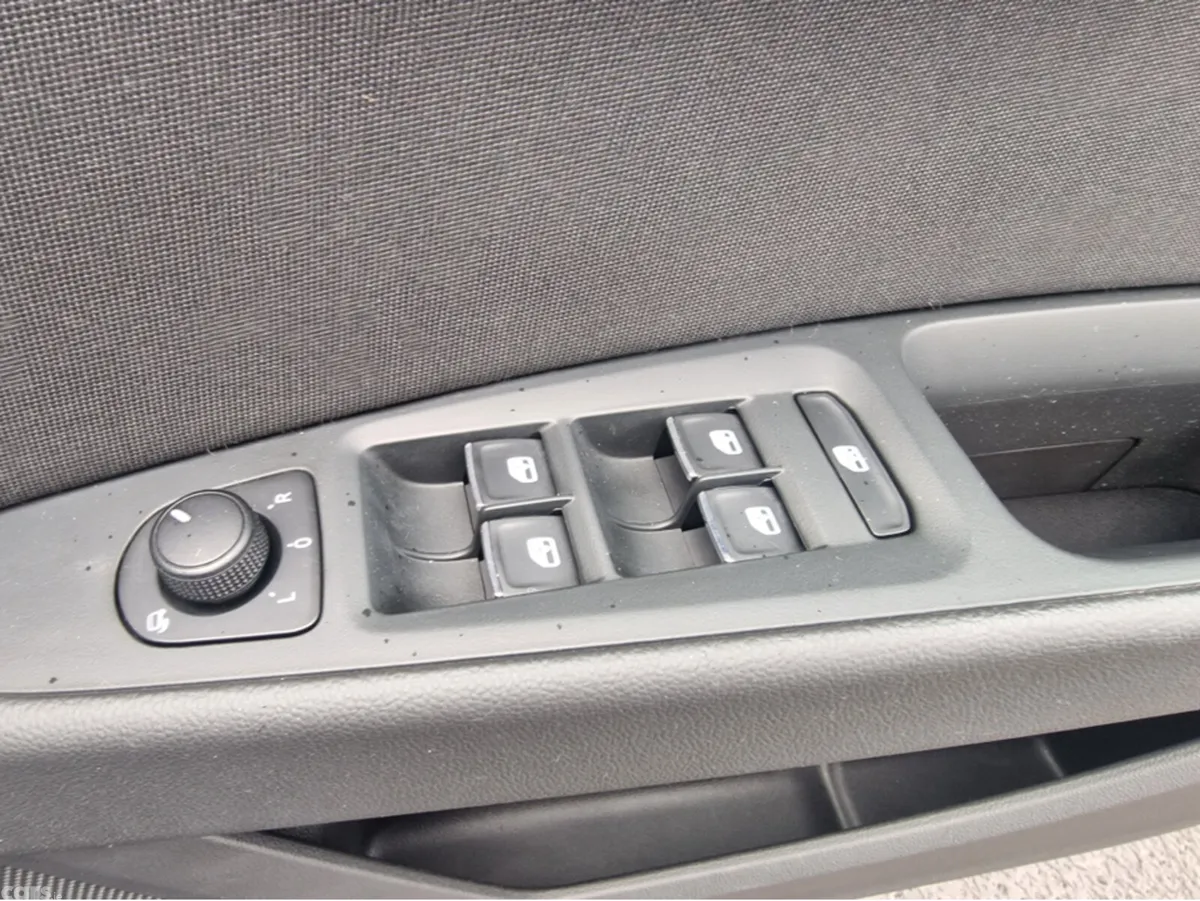 SEAT Leon Hatchback, Diesel, 2018, Silver