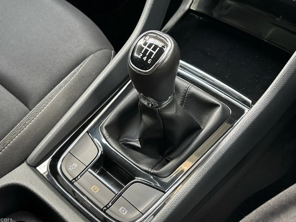 Skoda Karoq Estate, Petrol, 2023, Blue