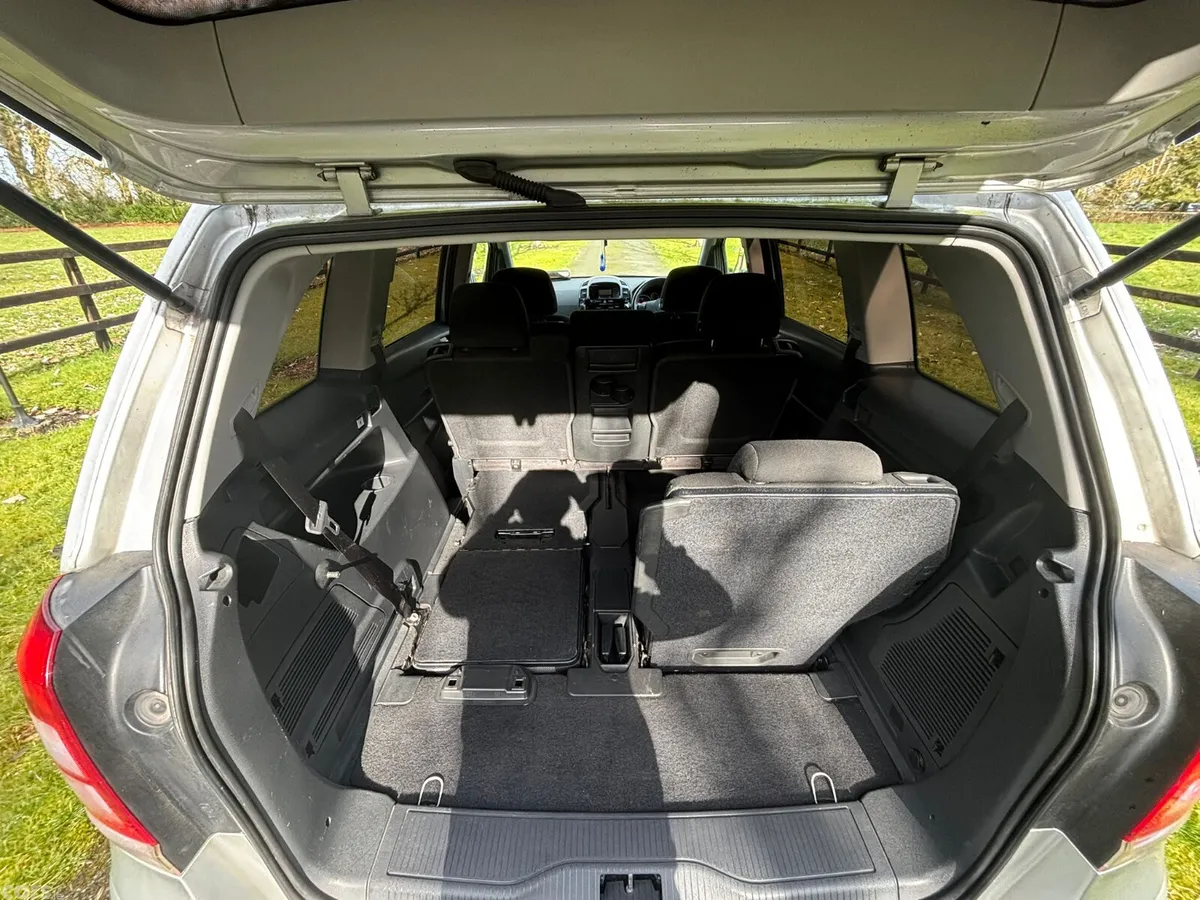 Vauxhall Zafira MPV, Diesel, 2013, Silver